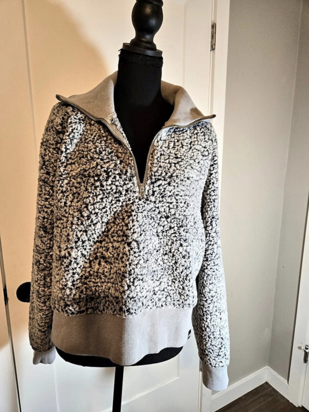 PINK Teddy Jacket Animal Print in Gray & Black Size Large